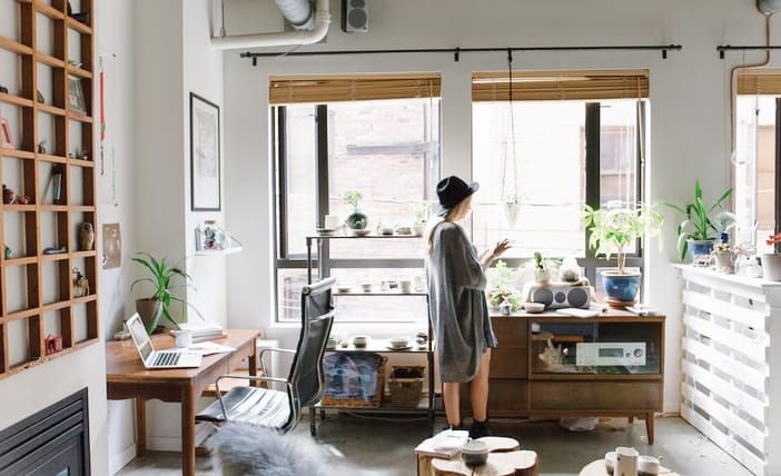 woman_in_the_room